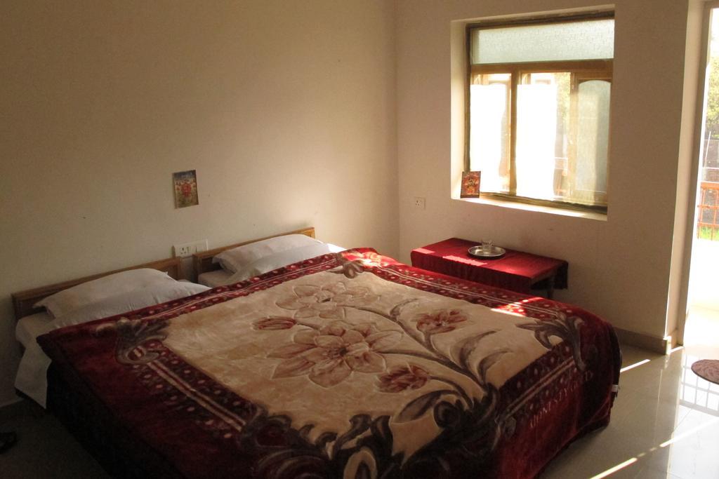 Suma Guest House Bodh Gaya Rum bild